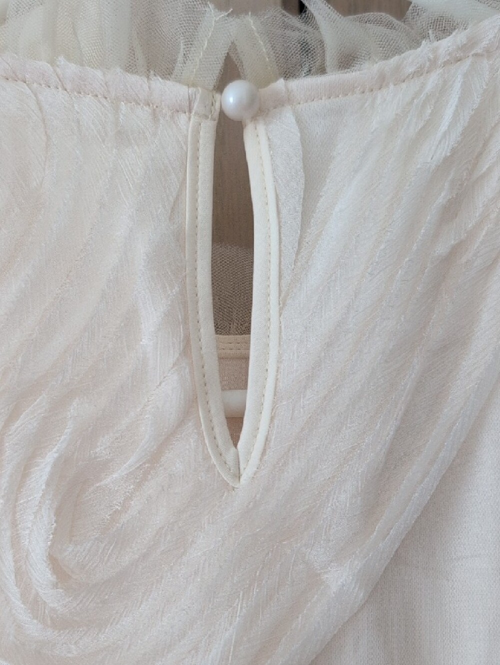 Commense Cream Ruffled Neck Sleeveless Top - Size M | Day Evening Event Summer - Picture 6 of 10